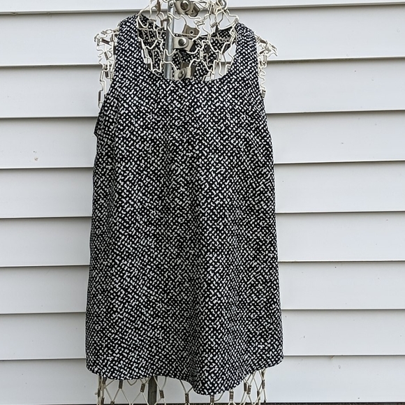 Mossimo black and white racerback tank top - Picture 1 of 3